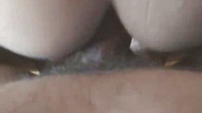Öltözött szexi fehérnemű Nikki Delano baszik a kertész, míg a férjem távol van eroszakos szex