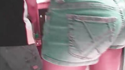 Szőke bombázó egyre seggét erőszakos sex nehéz a kanapén