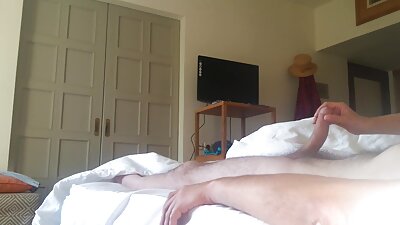 Jennifer Jacobs szar egy vastag farka erőszakos pornó van felmosva az ágyban